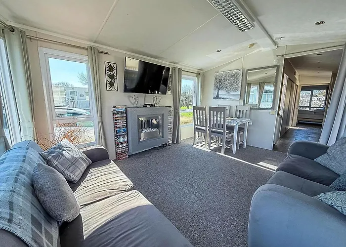 Lovely Wheelchair Friendly Caravan At Skipsea Sands In Yorkshire Ref 41167Wf