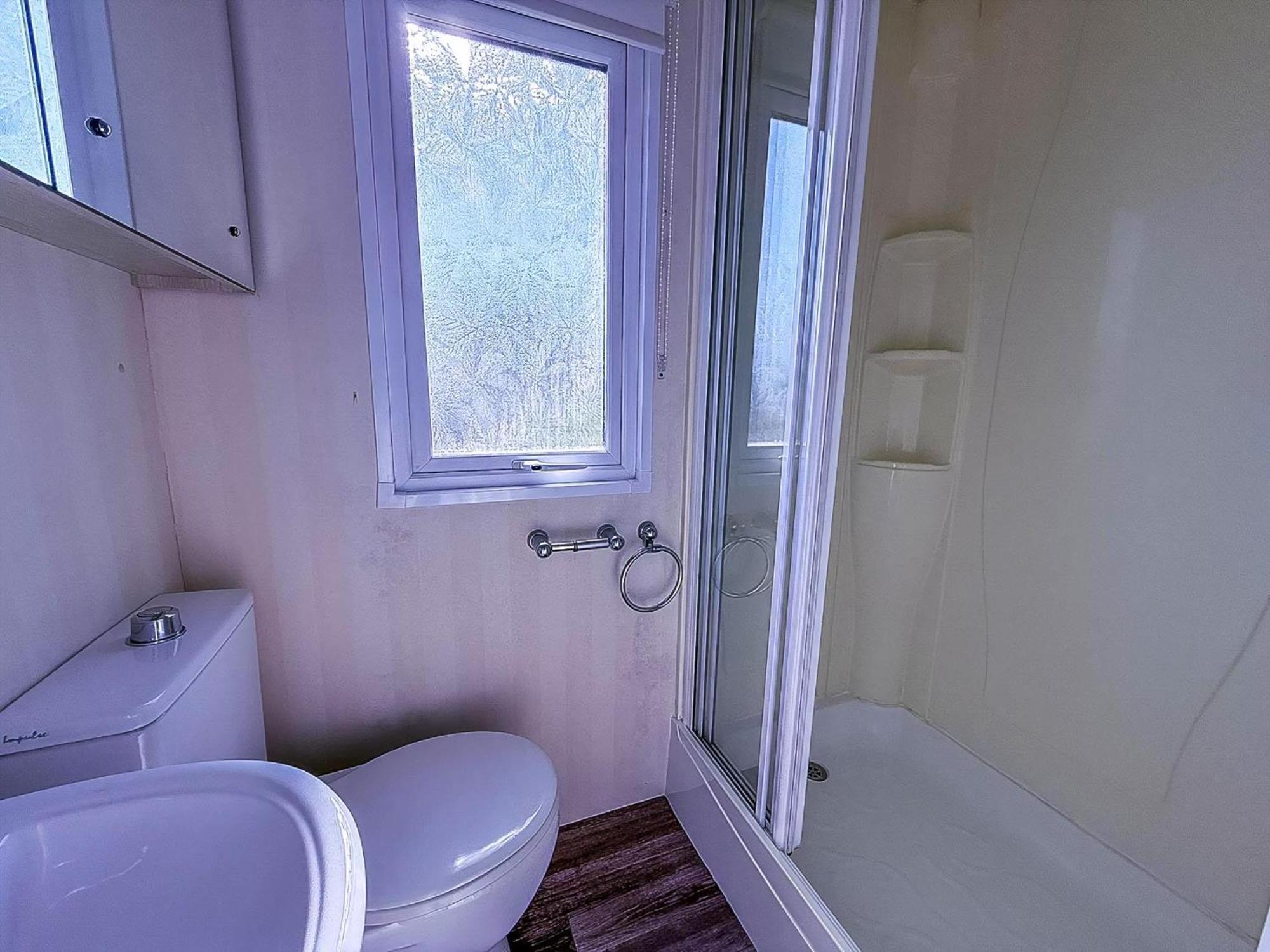 Lovely Wheelchair Friendly Caravan At Skipsea Sands In Yorkshire Ref 41167wf Campsite