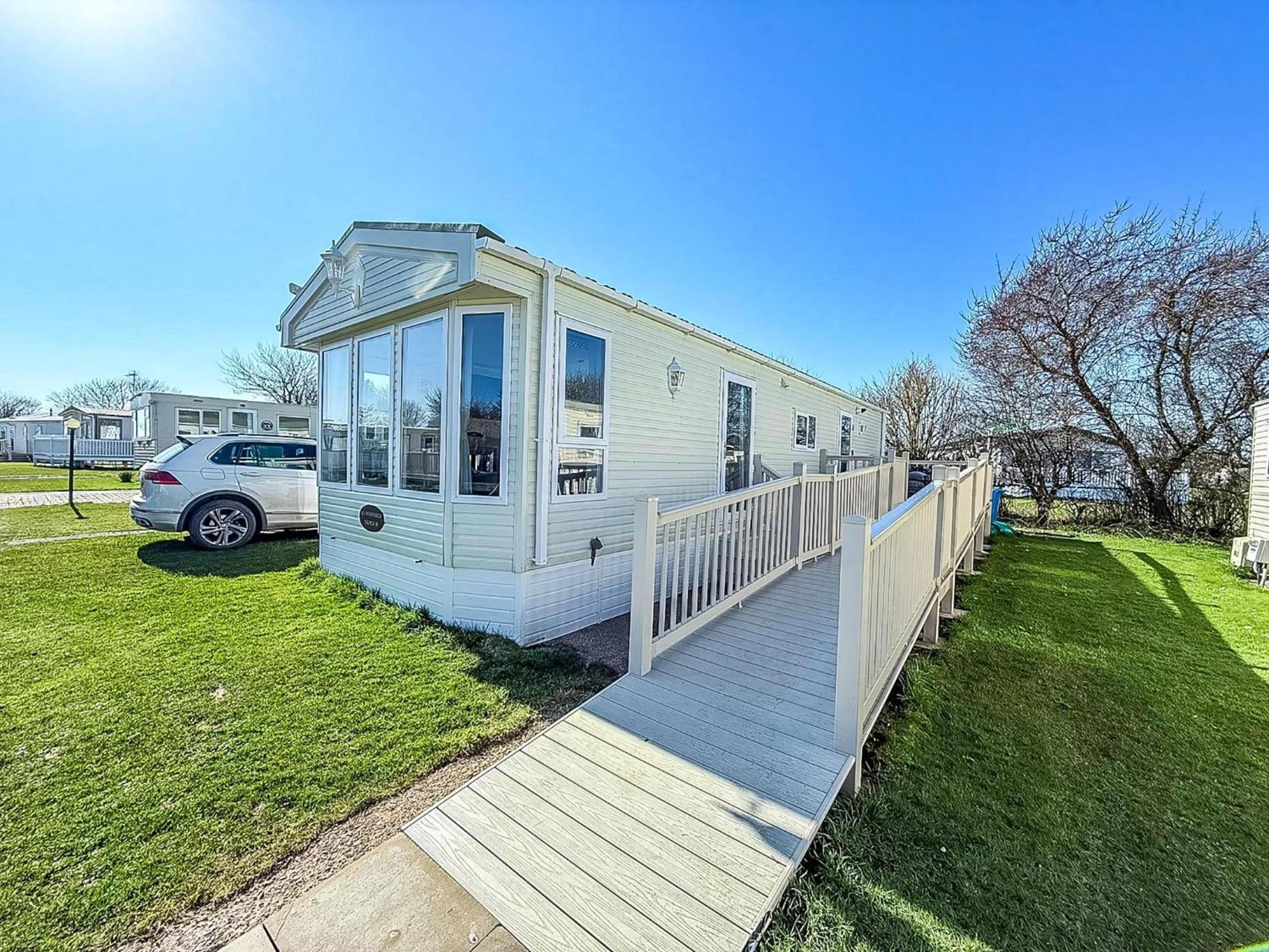 Lovely Wheelchair Friendly Caravan At Skipsea Sands In Yorkshire Ref 41167wf Campsite Barmston