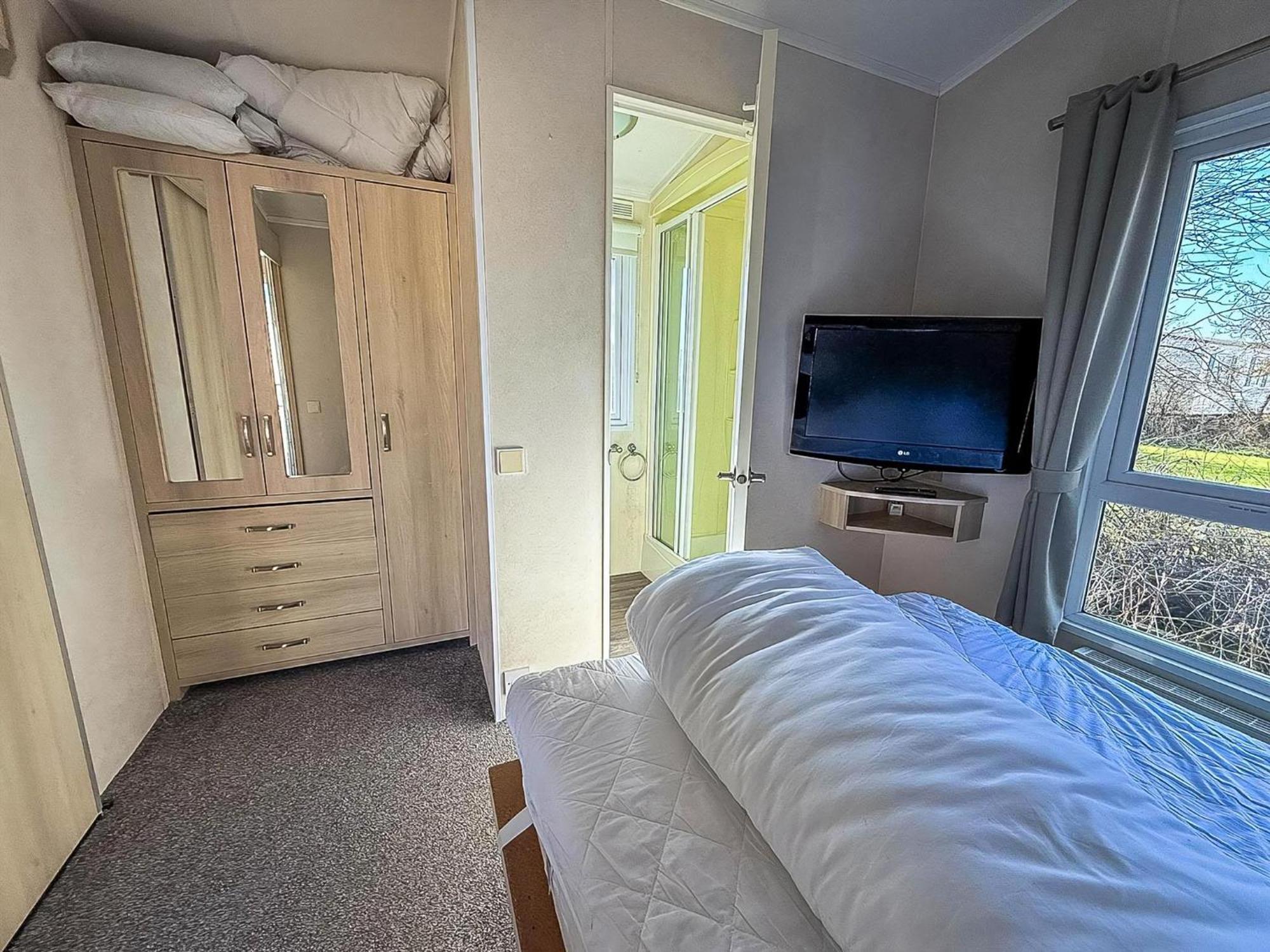 Campsite Lovely Wheelchair Friendly Caravan At Skipsea Sands In Yorkshire Ref 41167wf Barmston