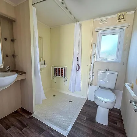 Lovely Wheelchair Friendly Caravan At Skipsea Sands In Yorkshire Ref 41167Wf Barmston Exterior photo