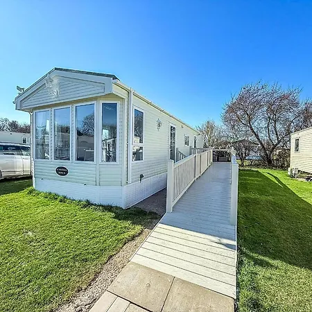 Lovely Wheelchair Friendly Caravan At Skipsea Sands In Yorkshire Ref 41167Wf Barmston Exterior photo