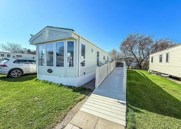 Lovely Wheelchair Friendly Caravan At Skipsea Sands In Yorkshire Ref 41167Wf