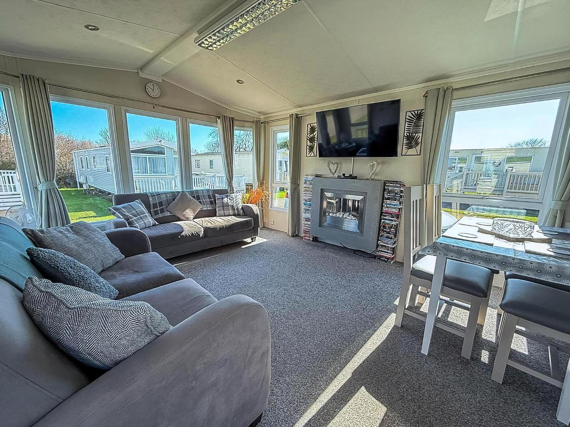 Campsite Lovely Wheelchair Friendly Caravan At Skipsea Sands In Yorkshire Ref 41167wf Barmston