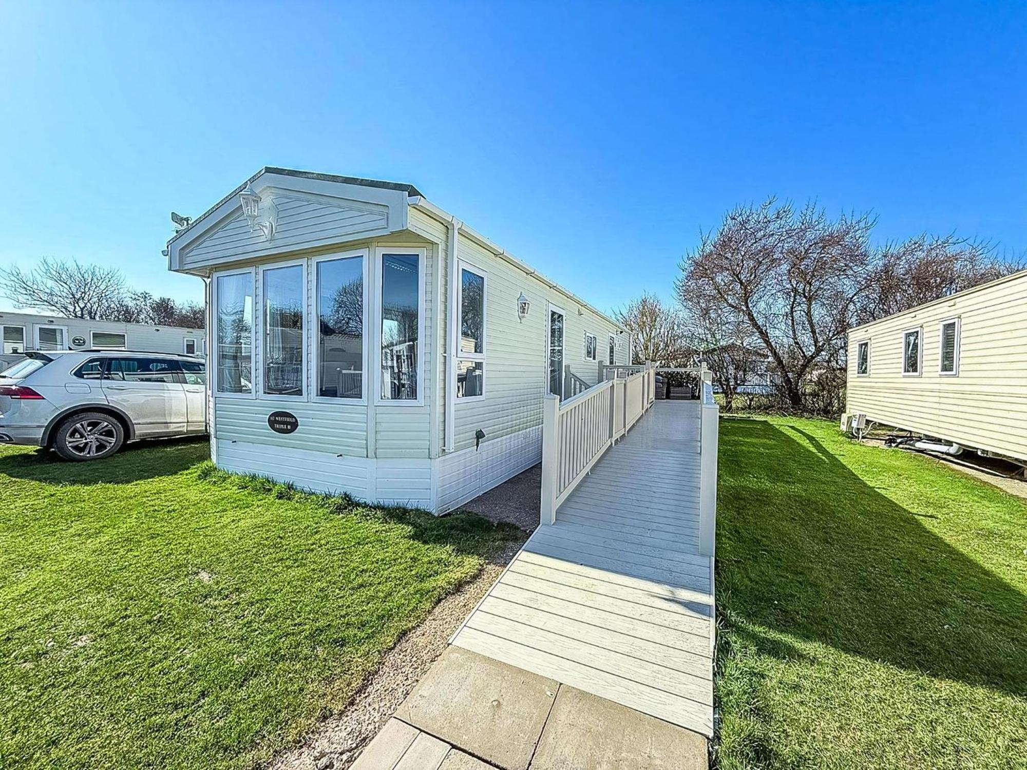 Lovely Wheelchair Friendly Caravan At Skipsea Sands In Yorkshire Ref 41167wf