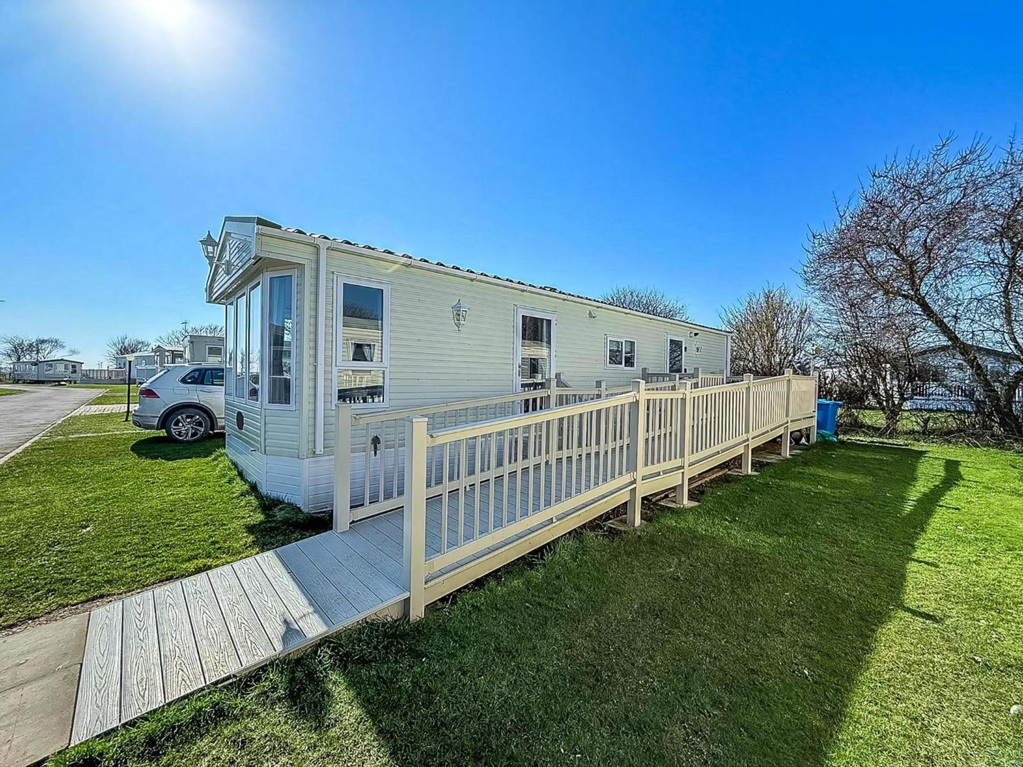 Lovely Wheelchair Friendly Caravan At Skipsea Sands In Yorkshire Ref 41167wf *