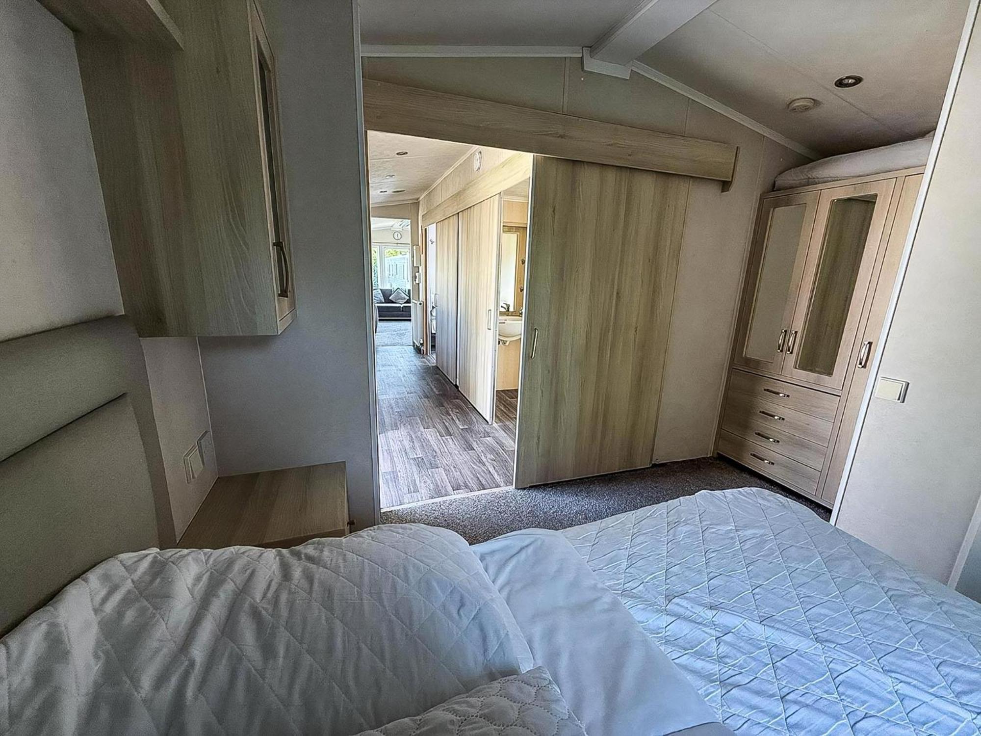 Lovely Wheelchair Friendly Caravan At Skipsea Sands In Yorkshire Ref 41167wf Campsite Barmston