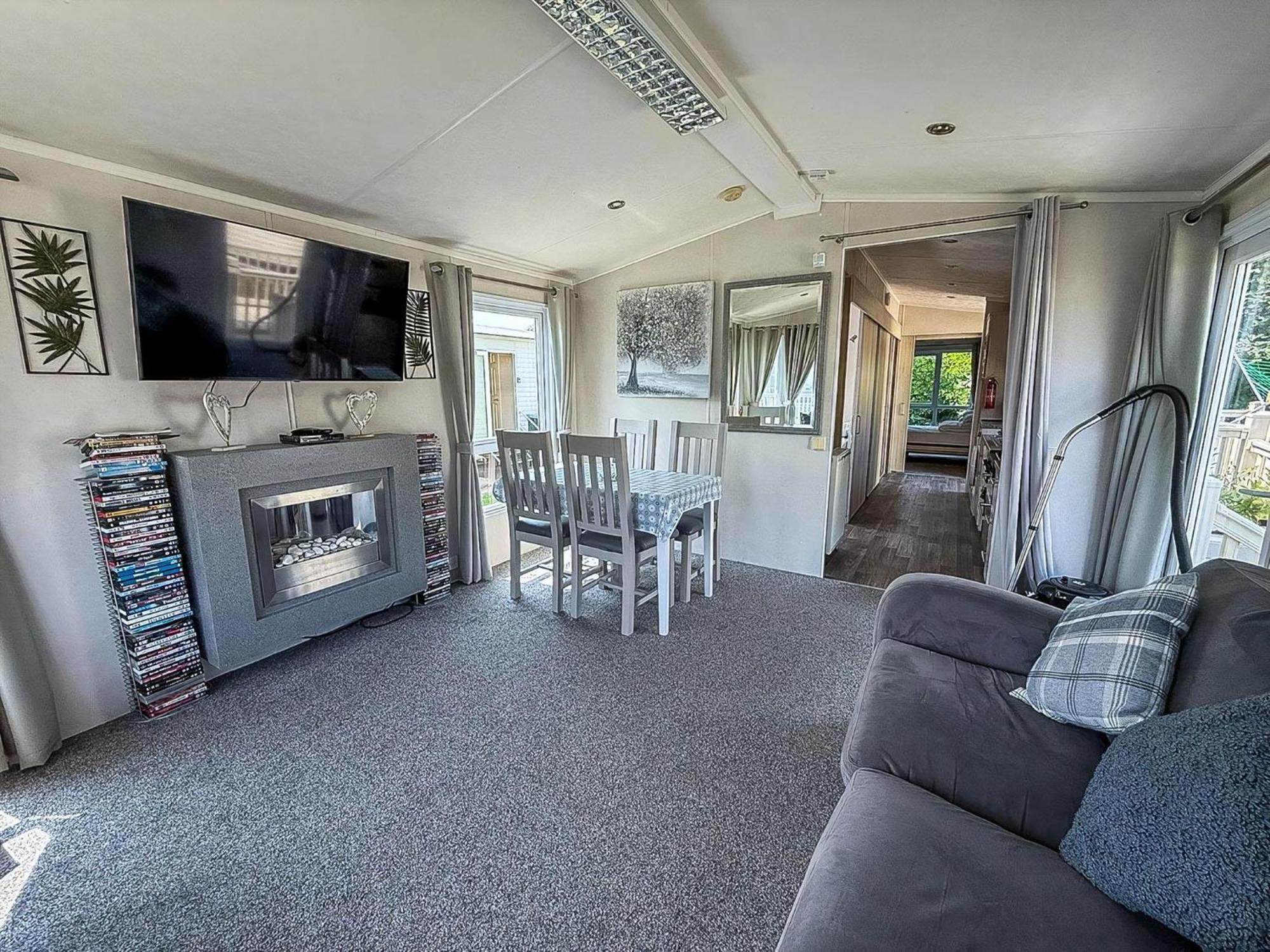 Lovely Wheelchair Friendly Caravan At Skipsea Sands In Yorkshire Ref 41167wf Campsite *