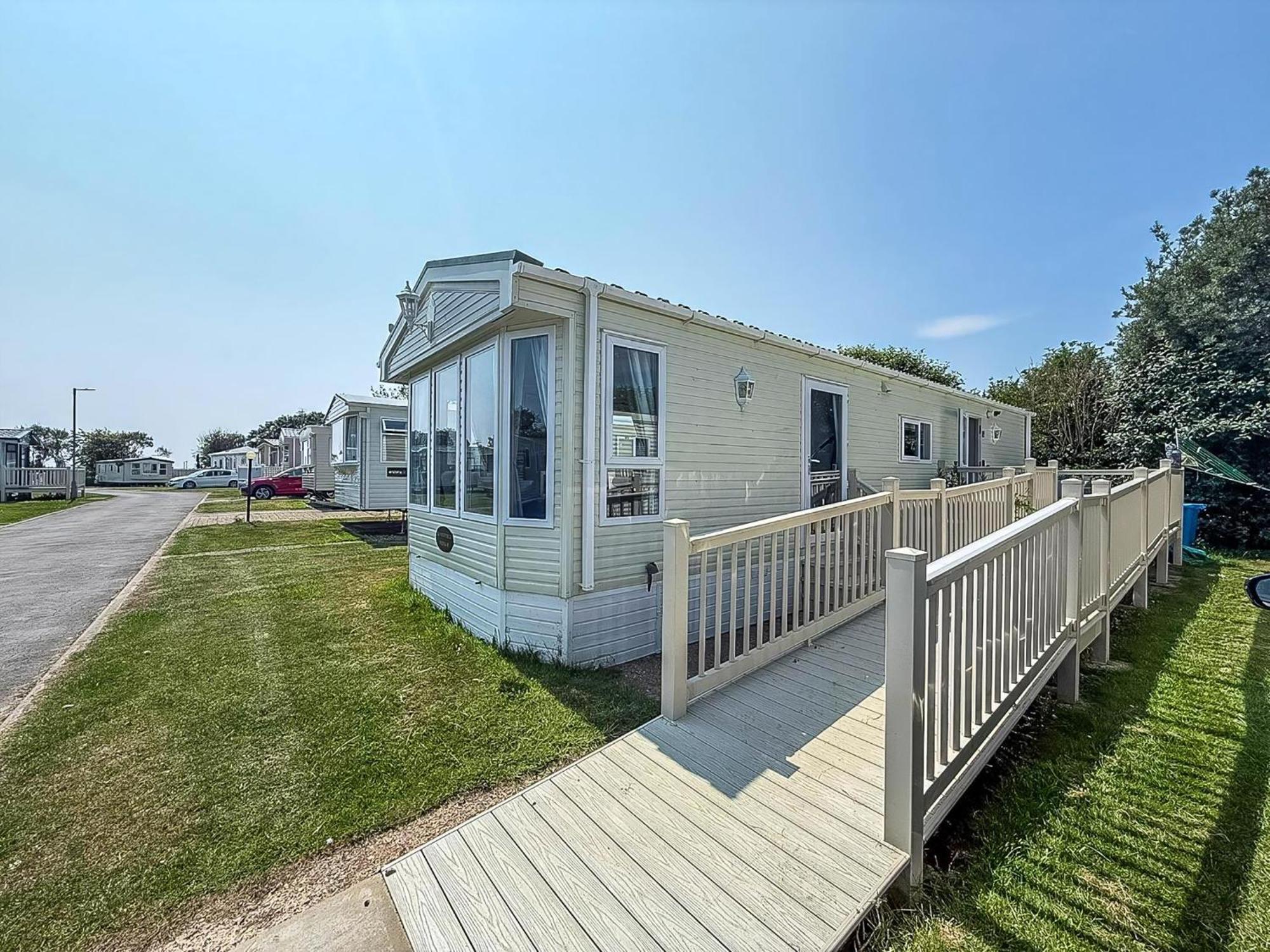 Lovely Wheelchair Friendly Caravan At Skipsea Sands In Yorkshire Ref 41167wf *